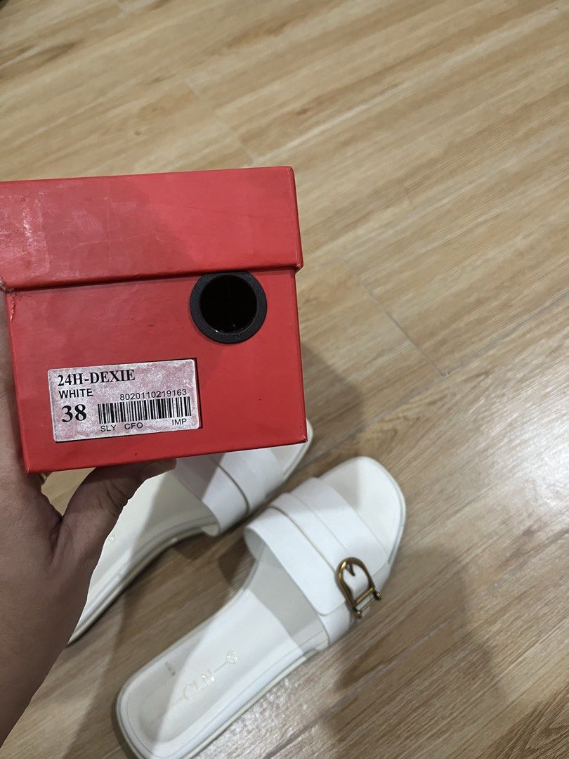 CLN Flat Sandal (Category: Flats & Sandals) located in Talisay. Submitted by babykiethc65968 (Listing ID 1464181516, Image 2). Description: Size 38 Used once (binyag).