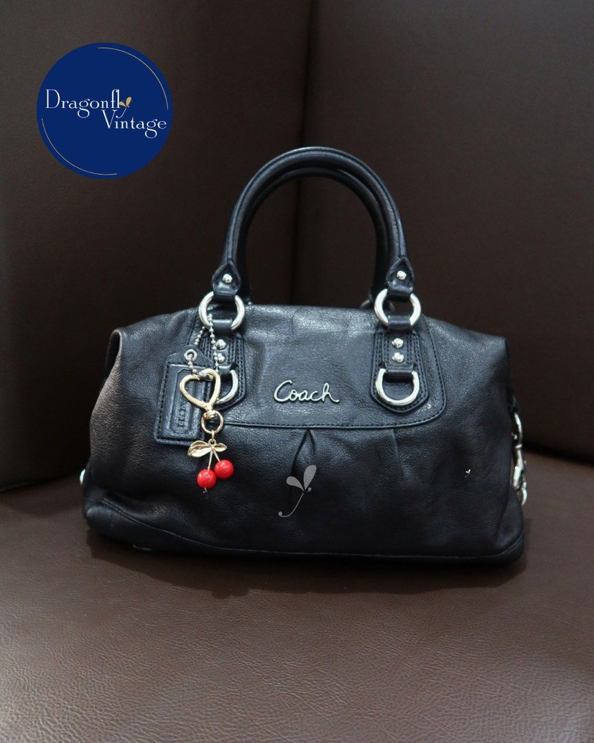 Coach Ashley Satchel Black Small (Category: Luxury Bags & Wallets) located in Manila. Submitted by dragonflyvintage_ (Listing ID 1464190703, Image 1). Description: 𝐂𝐂𝐇 𝐀𝐒𝐇𝐋𝐄𝐘 𝐒𝐀𝐓𝐂𝐇𝐄𝐋 𝐁𝐋𝐀𝐂𝐊 𝐒𝐌𝐀𝐋𝐋 Black Leather 👜 TO CLAIM: Comment MINE or RESERVE. * MINE — ₱4,299 *full payment in 24hrs * RESERVE — ₱4,399 *₱500 deposit + balance within 3 days ☑️ CONDITION A — EXCELLENT - well-preserved - minimal signs of use - Fully-functi