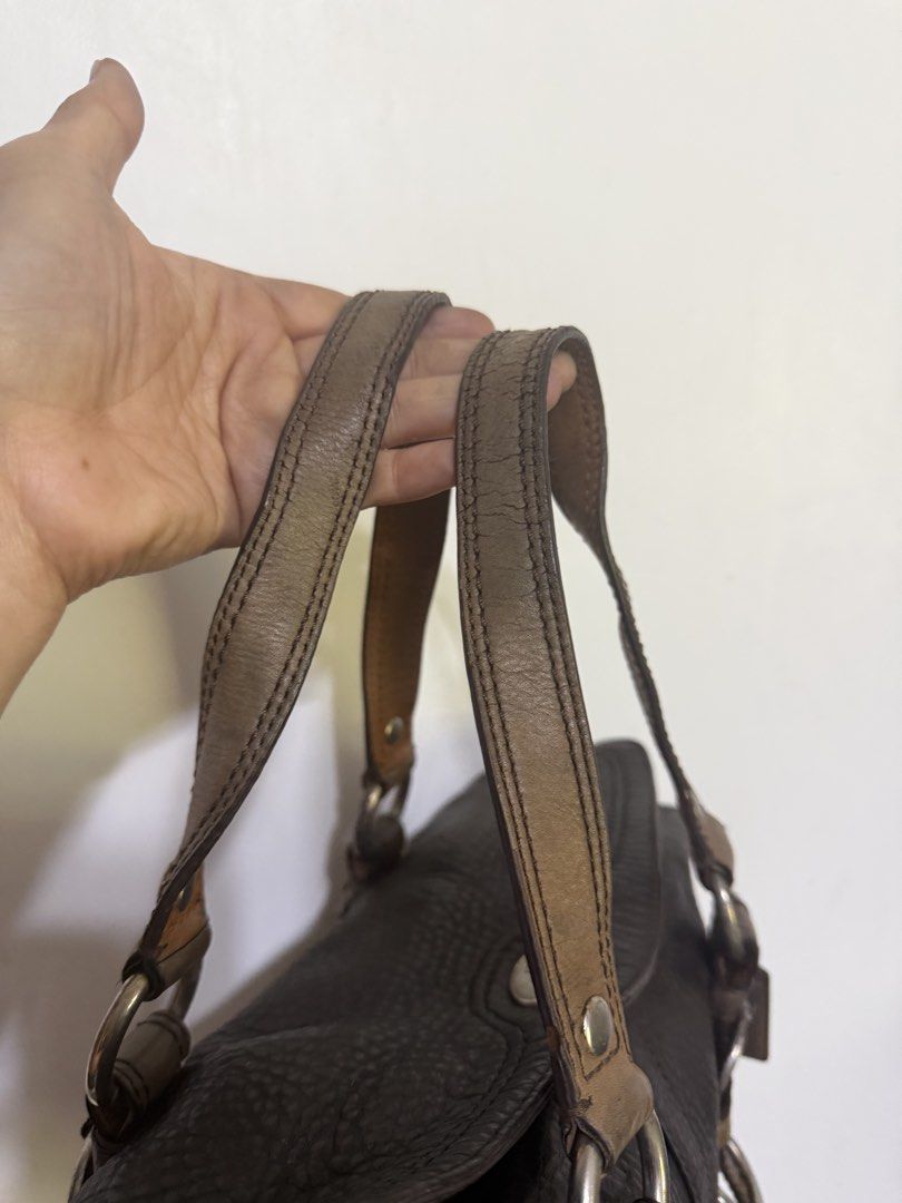 Coach chelsea pebbled leather (Category: Shoulder Bags) located in Manila. Submitted by prelovedbyramiah (Listing ID 1464153429, Image 3). Description: vintage.