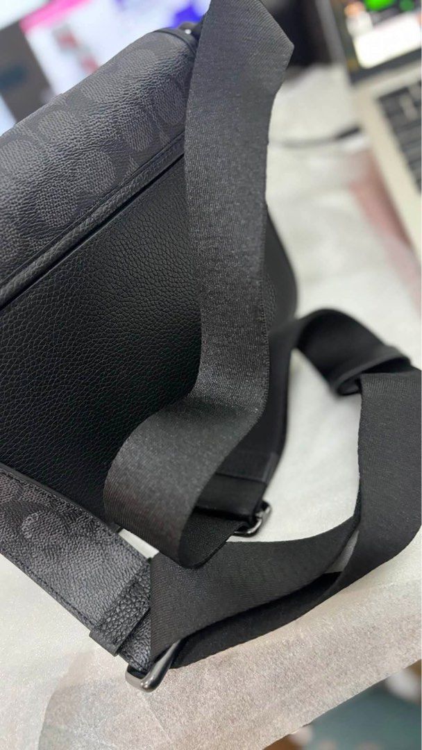 COACH SULLIVAN FLAP (Category: Clutches) located in Manila. Submitted by seresaa_authentics (Listing ID 1464157840, Image 3). Description: 💯 authentic/Original Location: Nova QC ONHAND Ready to ship/lalamove Fb: Seresa’s authentic bags and wallets MOD: Lalamove, JNT, Joyride, Grab or LBC .