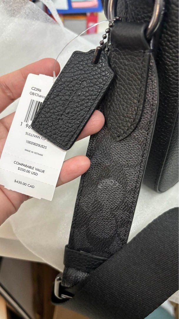 COACH SULLIVAN FLAP (Category: Clutches) located in Manila. Submitted by seresaa_authentics (Listing ID 1464157840, Image 2). Description: 💯 authentic/Original Location: Nova QC ONHAND Ready to ship/lalamove Fb: Seresa’s authentic bags and wallets MOD: Lalamove, JNT, Joyride, Grab or LBC .