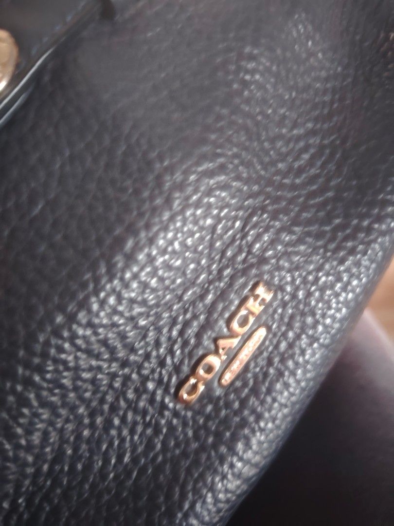 Coach swagger (Category: Luxury Bags & Wallets) located in Bulacan. Submitted by jhefkheelo02163 (Listing ID 1464161197, Image 2). Description: Coach swagger Handbag only No sling but with sling slot No flaws Genuine leather .