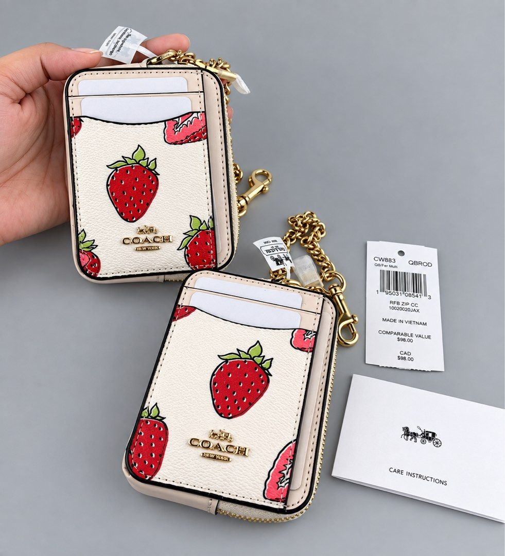 Coach Zip Card Case Wallet (Category: Wallets & Card holders) located in Binan City. Submitted by pinkykeenshop (Listing ID 1464324465, Image 1). Description: .