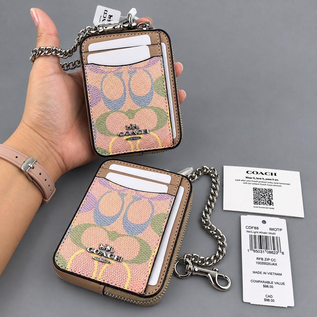 Coach Zip Card Case Wallet (Category: Wallets & Card holders) located in Binan City. Submitted by pinkykeenshop (Listing ID 1464324843, Image 1). Description: .