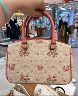 （分類：）位於 。 由 bellezza. 提交（商品編號 1464227585，圖片 1）。簡介： 。