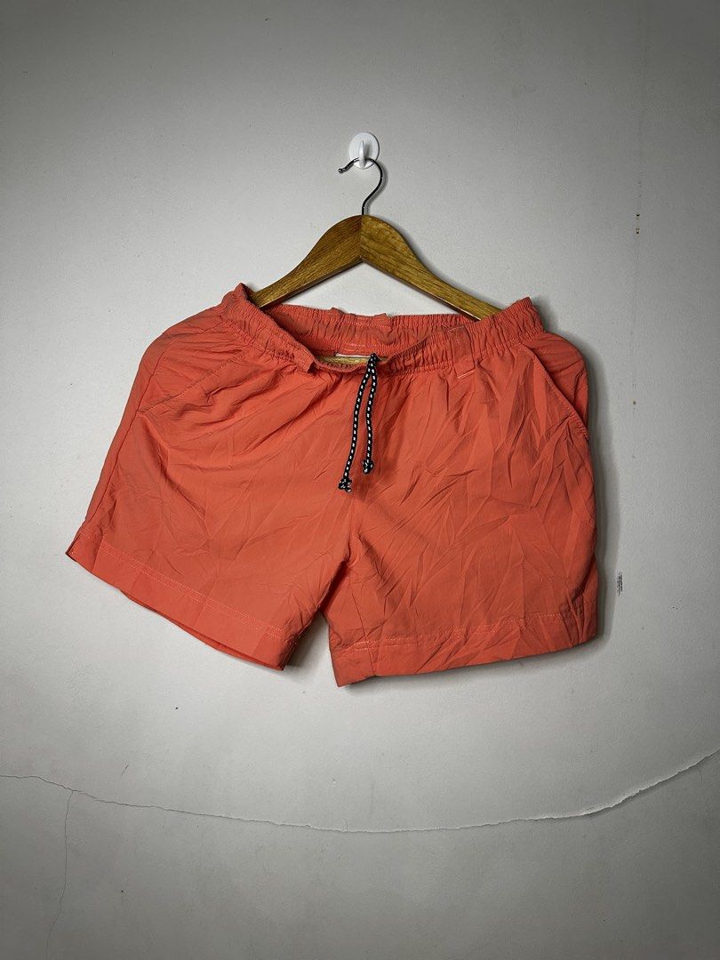COLUMBIA PFG (Category: Shorts) located in Molave. Submitted by thriftmate13 (Listing ID 1464179108, Image 1). Description: .