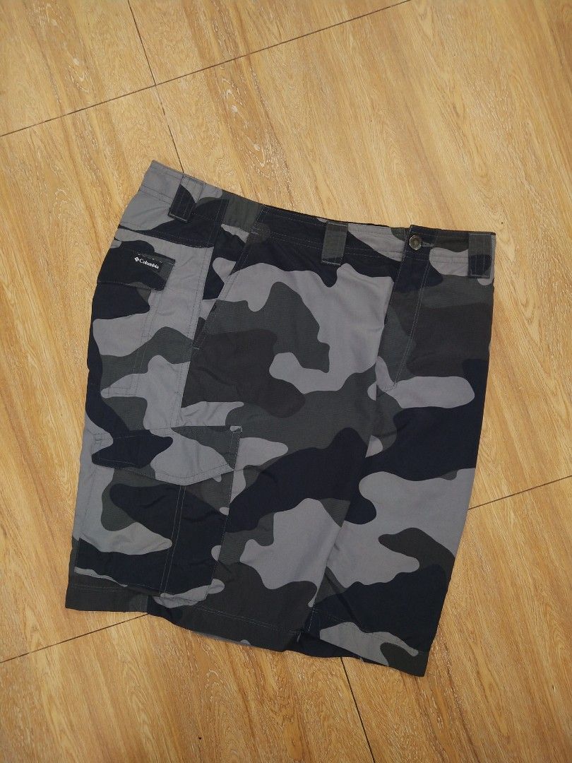 Columbia Silver Ridge Printed Cargo Shorts. (Category: Shorts) located in Manila. Submitted by dodengricafort (Listing ID 1464289490, Image 3). Description: Columbia Silver Ridge Printed Cargo Shorts. ( Black Mod Camou. ) Waist 34 Length 20 Leg Opening 11.5 Issue. None Excellent Condition. Asnew php 980 + shipping Fee Direct Message 📨 Molino Bacoor Cavite 📍.