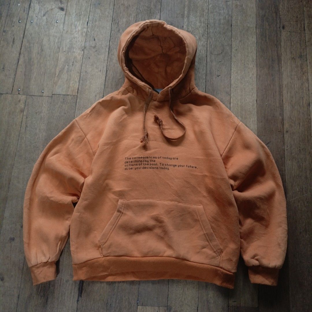 Consignment Random statement Hoodie flawless szS🤩 (Category: Hoodies) located in Cebu City. Submitted by jollyastute (Listing ID 1464186913, Image 1). Description: Consignment Random statement Hoodie flawless szS🤩 Widgth 20.5 × Length 23.8 boxy🌿 Best fits on: S Washed ready to wear✅ 10/10 color rates ✅ Guaranteed no issue✅ Very presentable ✅ Pack with an obb clear plastic to maintain the condition of the item✅ DISCLAIMER: Please note that I Co