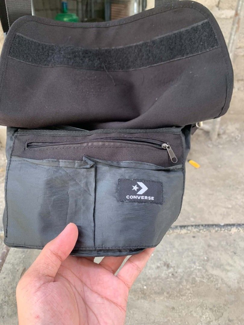 Converse (Category: Sling Bags) located in Cauayan City . Submitted by cuzthriftshop (Listing ID 1464189788, Image 3). Description: no issue good as new Color rate 9.5/10.