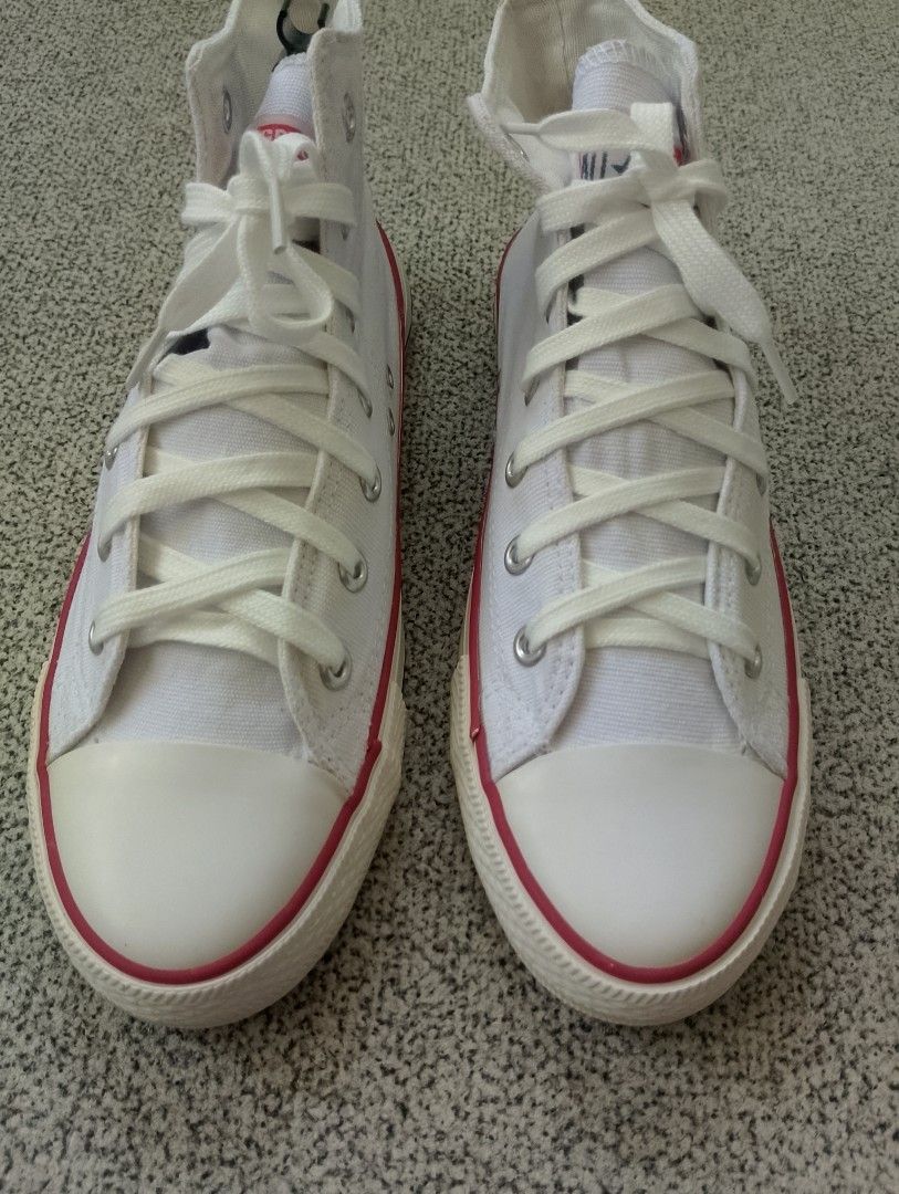 Converse Sneakers (Category: Sneakers) located in Cabadbaran. Submitted by ztsfinds (Listing ID 1464191037, Image 2). Description: Condition: Lightly Used ✨ HIGHLIGHTS: Excellent Sole Condition: Has NO heel drag and NO toe drag. The bottom rubber tread is fully intact and has barely any wear. Fresh Laces: Fitted with brand-new crisp white shoelaces. Cleaned: Already fully washed and sanitized. (Note: Some minor permanent cosmetic dirt marks remai