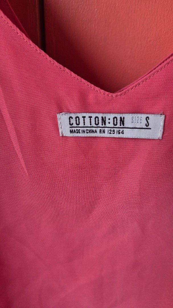 Cotton On Pink Tank Top Size S (Category: Sleeveless) located in Imus. Submitted by shopestepanimey (Listing ID 1464195384, Image 1). Description: - Brand: Cotton On - Color: Pink - Size: S - used once .