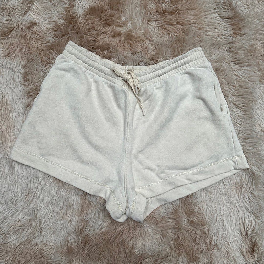 Cream Lounge Sweat Shorts (Category: Shorts) located in Cainta. Submitted by tooonico (Listing ID 1464222915, Image 1). Description: RFS: Not my size anymore MOP: GCash/Maya/Maribank/UB.