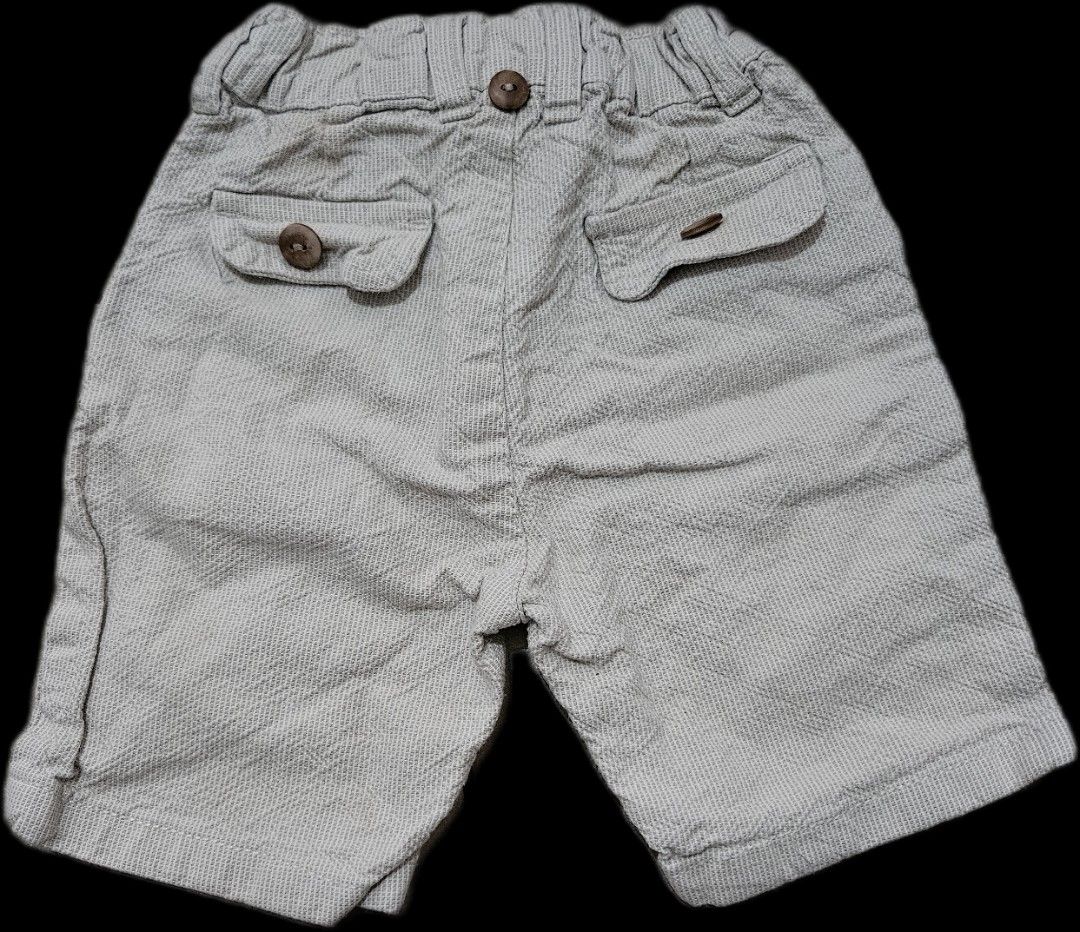 Crib Couture Cargo Shorts (18-24 months) (Category: Babies & Kids Fashion) located in Makati City. Submitted by xzyche (Listing ID 1464141148, Image 2). Description: - Light beige cargo shorts for boys - Comfortable elastic waistband with button closure - Two front pockets - Two back pockets with secure button flaps - Textured fabric for a stylish look - Ideal for everyday casual wear and outdoor adventures.