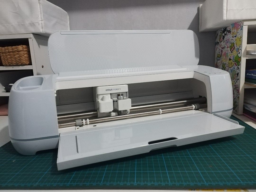 Cricut Maker 3 Cutting Machine (Category: Craft Supplies & Tools) located in Los Banos. Submitted by marsnes (Listing ID 1464139069, Image 2). Description: - Cricut Maker 3 Smart Cutting Machine - Ideal for diverse crafting projects - Performs multiple functions: cuts, scores, writes, engraves - Compatible with a wide range of materials - Includes standard tools - Ready for its next owner.
