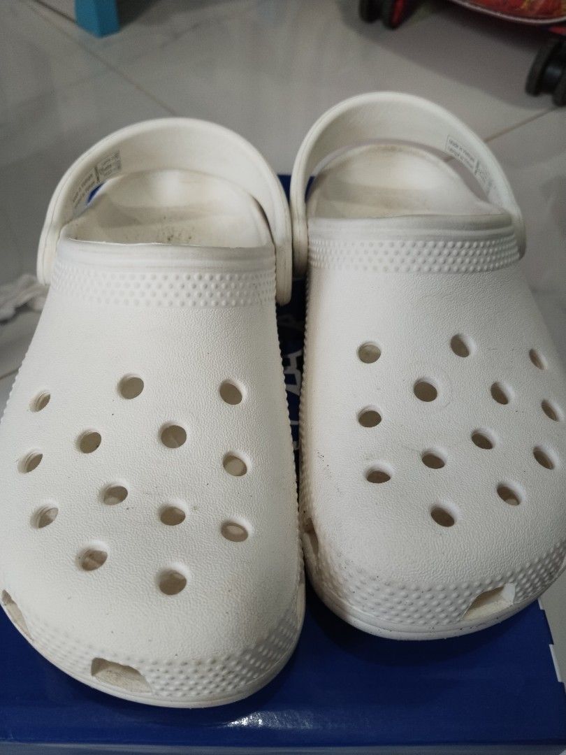 Crocs Kids Classic Clog (Category: Babies & Kids Fashion) located in Rizal. Submitted by wisemoon_94c43f (Listing ID 1464160555, Image 1). Description: Croc Kids Classic Clog Color White Size C12 Unisex Authentic.
