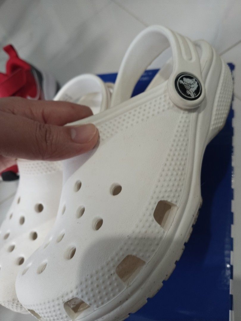 Crocs Kids Classic Clog (Category: Babies & Kids Fashion) located in Rizal. Submitted by wisemoon_94c43f (Listing ID 1464160555, Image 2). Description: Croc Kids Classic Clog Color White Size C12 Unisex Authentic.