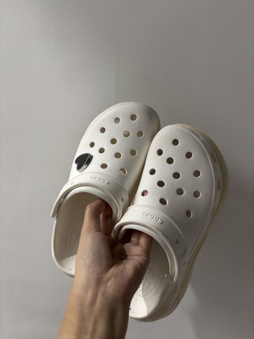 Crocs Mega Crush Clog (Category: Sandals) located in Hermosa. Submitted by _hkrrrr (Listing ID 1464268889, Image 1). Description: Size: M4/W6 - Has some minor scratches but barely visinle - RFS: decluttering Bought for 4,745.