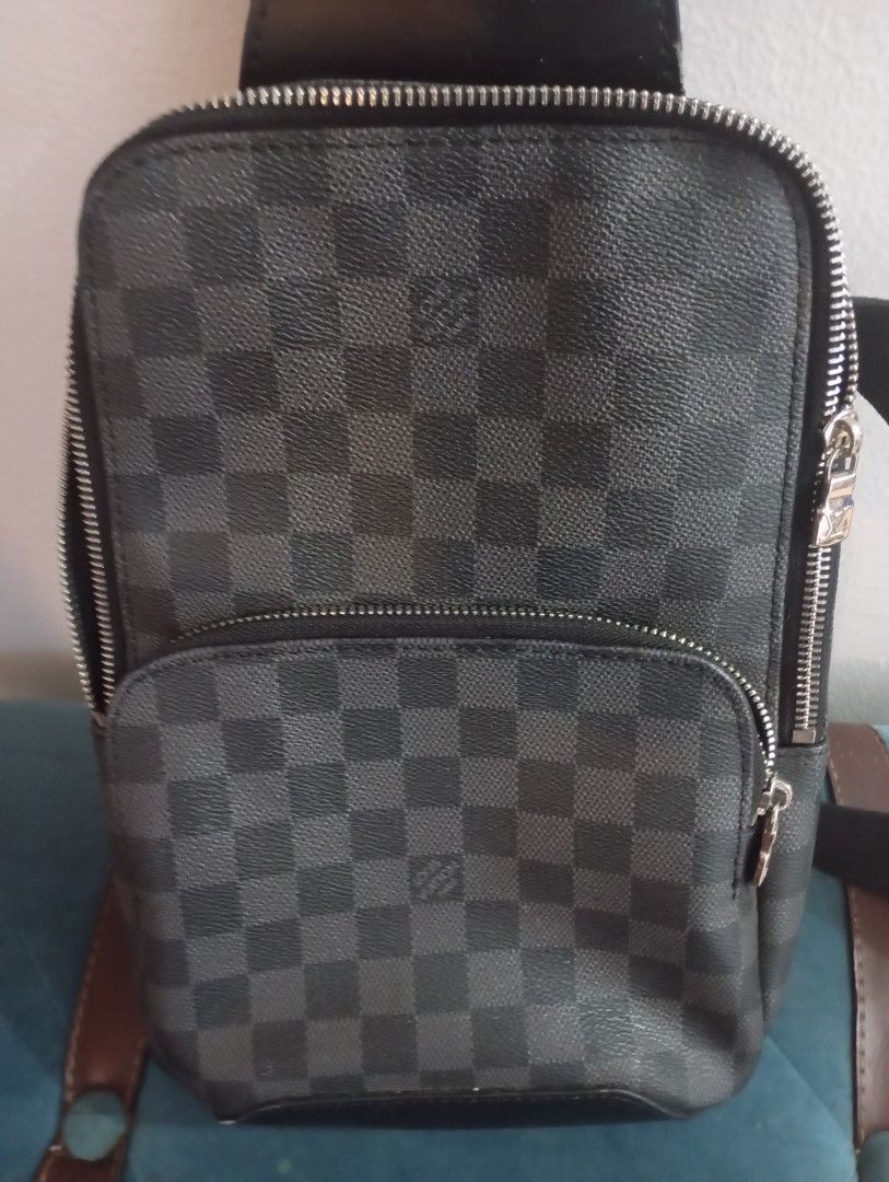Cross bag (Category: Sling Bags) located in Las Pinas. Submitted by the_recycle_shop (Listing ID 1464145341, Image 2). Description: Leather material Slightly used HQR with code.