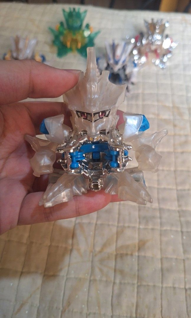 CrossFight B-Daman Dravise Set (Category: Interactive Toys) located in Manila. Submitted by merchntoys (Listing ID 1464221423, Image 3). Description: Set Includes Metal Core Rev Dravise Pearl Rev Dravise Slot Dravise Spin Dravise Hasbro Dravise.