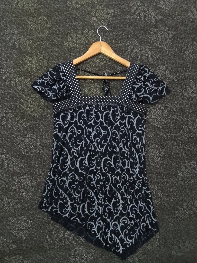 Dark coquette Assemetrical top (Category: Others Tops) located in Cotabato. Submitted by winonasallure (Listing ID 1464229925, Image 1). Description: size: semi med- medium.