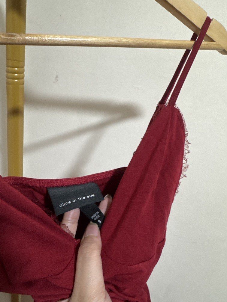 Dark Red Sleeveless Bodysuit (Category: Others Tops) located in Mexico. Submitted by studioleraph (Listing ID 1464238825, Image 2). Description: 🛍️ Perfect for your personal wardrobe 🫶 👗 The actual item being sold is the original garment shown in the product photos. Small differences in fit, drape, color, texture, or details may occur. 💌 Condition: • Preloved; Please wash the items before wearing. • Please manage expectations as these are vin