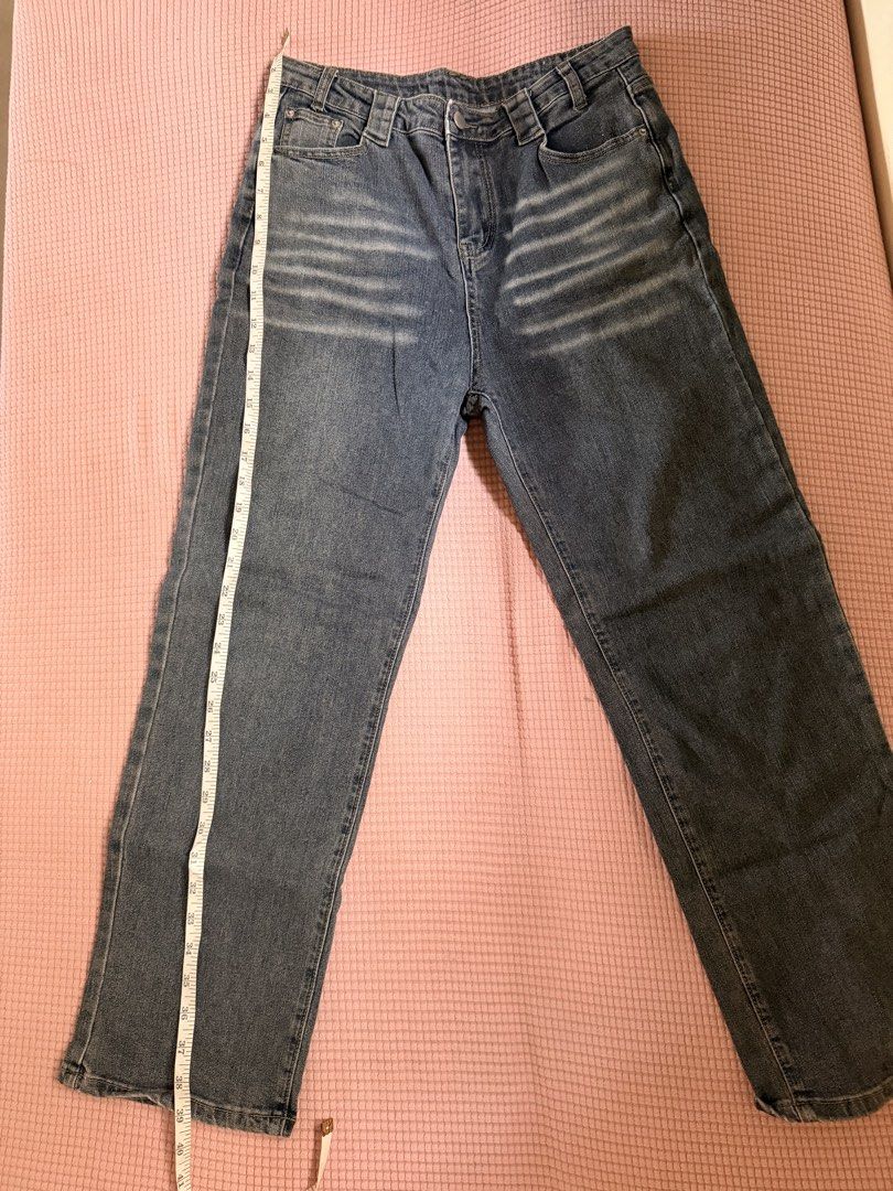Dark Washed Straight-Leg Jeans (Category: Jeans) located in Daraga. Submitted by littlemissdeclutter.wtme (Listing ID 1464204006, Image 3). Description: - used twice only - Faded black or charcoal denim jeans - faded whiskering across the upper thighs - a relaxed straight-leg silhouette - can fit to 26-29.