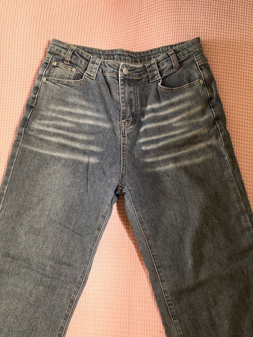 Dark Washed Straight-Leg Jeans (Category: Jeans) located in Daraga. Submitted by littlemissdeclutter.wtme (Listing ID 1464204006, Image 2). Description: - used twice only - Faded black or charcoal denim jeans - faded whiskering across the upper thighs - a relaxed straight-leg silhouette - can fit to 26-29.
