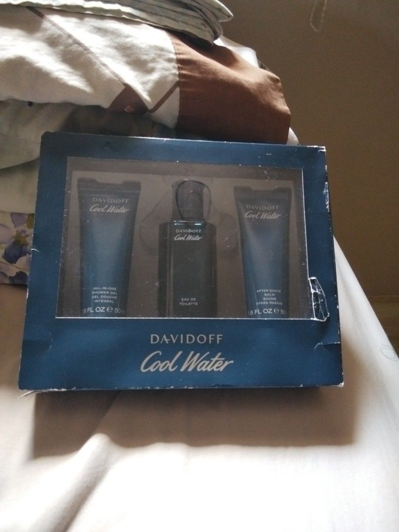 Davidoff Cool Water Set Men's (Category: Fragrance & Deodorants) located in Calasiao. Submitted by alluringvenus.thriftshop (Listing ID 1464160904, Image 1). Description: Davidoff Cool Water Set men Eau de Toilette 40ml +Shower Gel 50ml +after Shave Balm 50 ml Brand new with price tag.