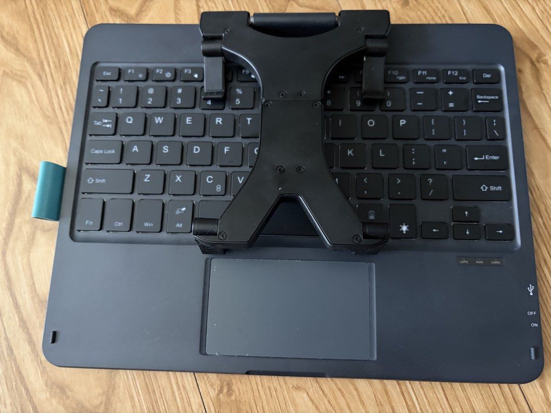 Decktop Steam Deck Keyboard and trackpad mouse (Category: Computer Keyboard) located in Mandaluyong City. Submitted by genez08 (Listing ID 1464202540, Image 2). Description: For sale: Decktop Steam Deck Keyboard and trackpad mouse Came from the US. No box and manuals. Very presentable and no scratches, damages. No issues as well. Its listed as for steam deck but i think it can also fit other gaming handhelds like rog ally. The stand is adjustable