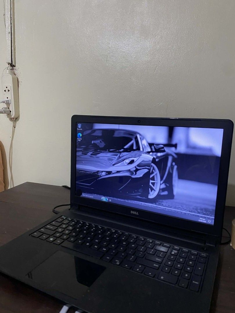 dell inspiration 5555 (Category: Laptops & Notebooks) located in Pasig City. Submitted by indaythirft (Listing ID 1464216381, Image 2). Description: issue agad: wala na tong bat pero pwede mo nmn isaksak gmagana sya my small round dot sa screen but gmgana nang maayos un lang po working good nkakapaglaro pa jan ng cs.