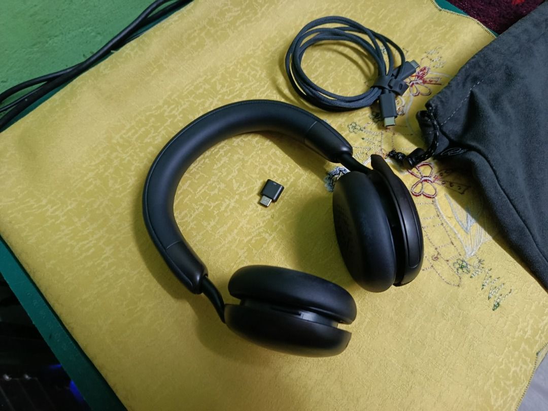 Dell Pro Plus Wireless ANC Headset WL5024 (Category: Headphones & Headsets) located in Quezon City. Submitted by carou85958 (Listing ID 1464281796, Image 2). Description: Dell Pro Plus Wireless ANC Headset WL5024 super duper ganda bago pa po yan prize p6k 17 ibp road batasan hills qc.