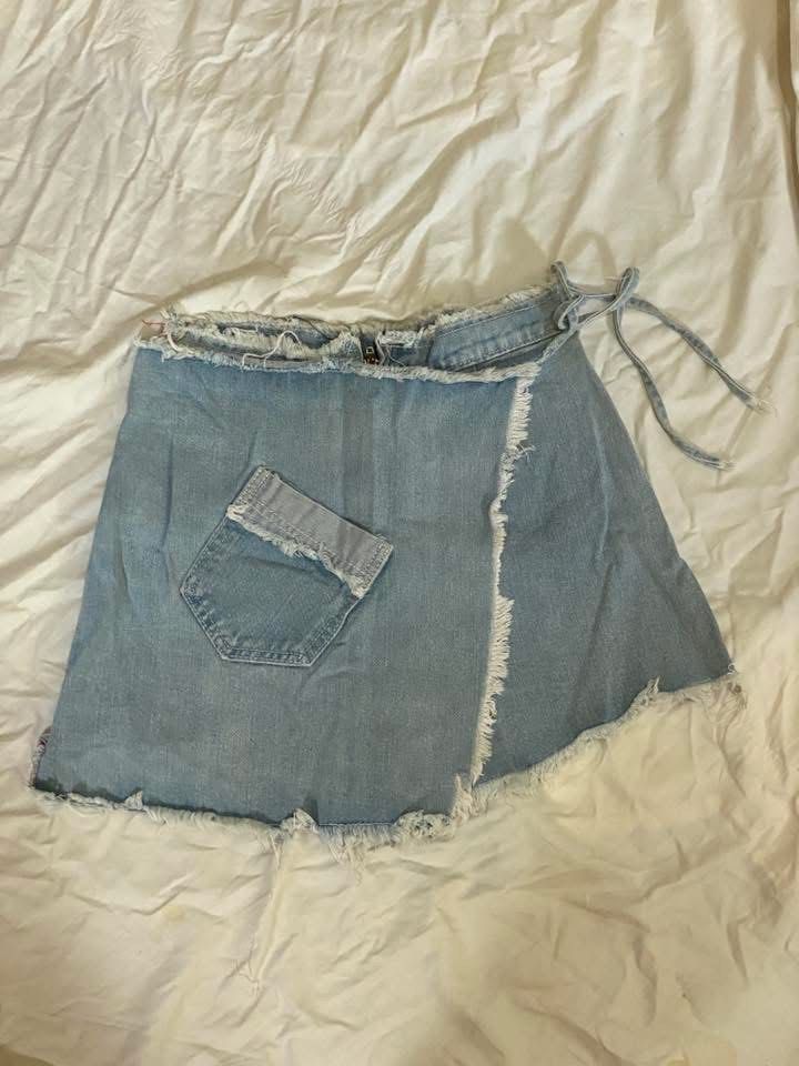 denim skort (Category: Skirts) located in Binalonan. Submitted by vpieces (Listing ID 1464310285, Image 1). Description: .