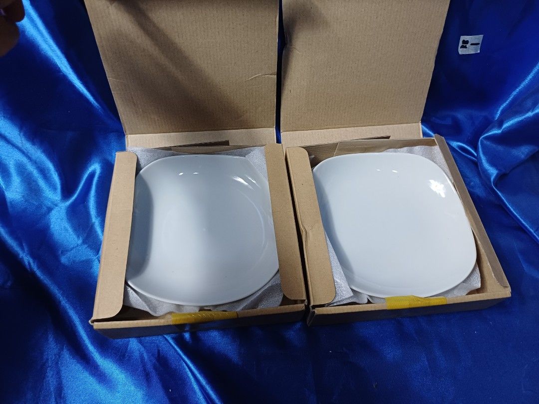 Dessert plate (Category: Coffee & Tea Tableware) located in Quezon City. Submitted by swiftmoonart (Listing ID 1464350817, Image 3). Description: 2 pcs in one box.. total of 4 pcs ceramic plate..