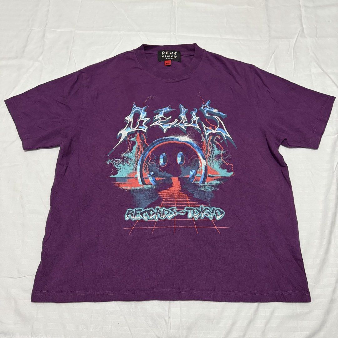 DEUS EX MACHINA (Category: Tshirts & Polo Shirts ) located in Pasig City. Submitted by jaaard (Listing ID 1464234835, Image 1). Description: Size L boxy 22.5x26 Vgood condition Pm.