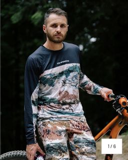 (Category: ) located in . Submitted by bikesuite (Listing ID 1464215216, Image 1). Description: .