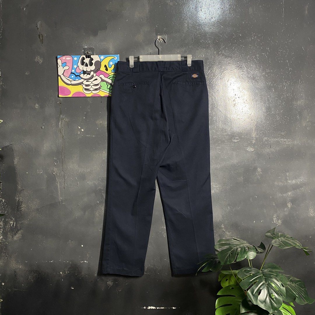 Dickies 874 Original Fit Work Pants 👖 (Category: Chinos) located in Cebu City. Submitted by moisesthriftz (Listing ID 1464262595, Image 1). Description: Dickies 874 Original Fit Work Pants 👖 28 WAIST / 41 LENGTH 14 THIGH / 9 LEG OPEN NO ISSUE GOOD CONDITION! COLOR RATE : 9.5/10 700 🏷️.