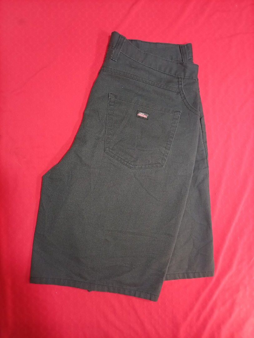 DICKIES GENUINE JORTS SIZE 36 (Category: Shorts) located in Manila. Submitted by ced_thrift_ph (Listing ID 1464310832, Image 1). Description: PM📩 SIZE 36W X 22.5L TO 23L 📍LOCATION MANILA COURIER 📦 JNT LALAMOVE.