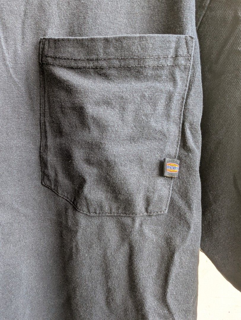 Dickies Single Pocket Workwear T-Shirt (Category: Tshirts & Polo Shirts ) located in Quezon City. Submitted by ragpicker (Listing ID 1464160807, Image 2). Description: Made in Honduras Overall: good vintage workwear condition. Fabric/Color: Evenly washed-out faded black with nice character. No holes or severe tears observed. 250+sf.
