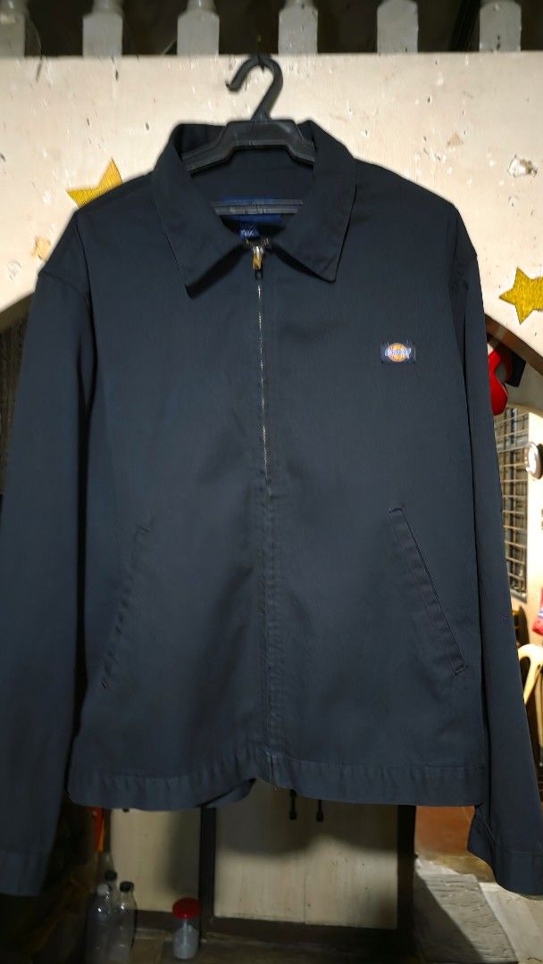 Dickies Work Jacket L Black (Category: Coats, Jackets and Outerwear) located in Mandaluyong City. Submitted by jvc_9696 (Listing ID 1464261924, Image 1). Description: - Dickies Work Jacket - Color: Black - Size: LARGE - W 25 L 27 - Material: 65% Polyester, 35% Cotton - Closure: Zipper - Style: Classic workwear - Perfect for everyday wear or layering - No issues.