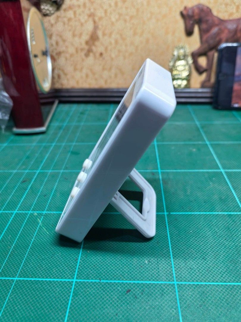 Digital Thermometer (Category: Gardening Tools & Ornaments) located in Cebu City. Submitted by dudes_villanueva (Listing ID 1464214826, Image 3). Description: Digital Thermometer In good working condition - can also be wall mounted. 1pc AAA battery operated (not included for testing only).