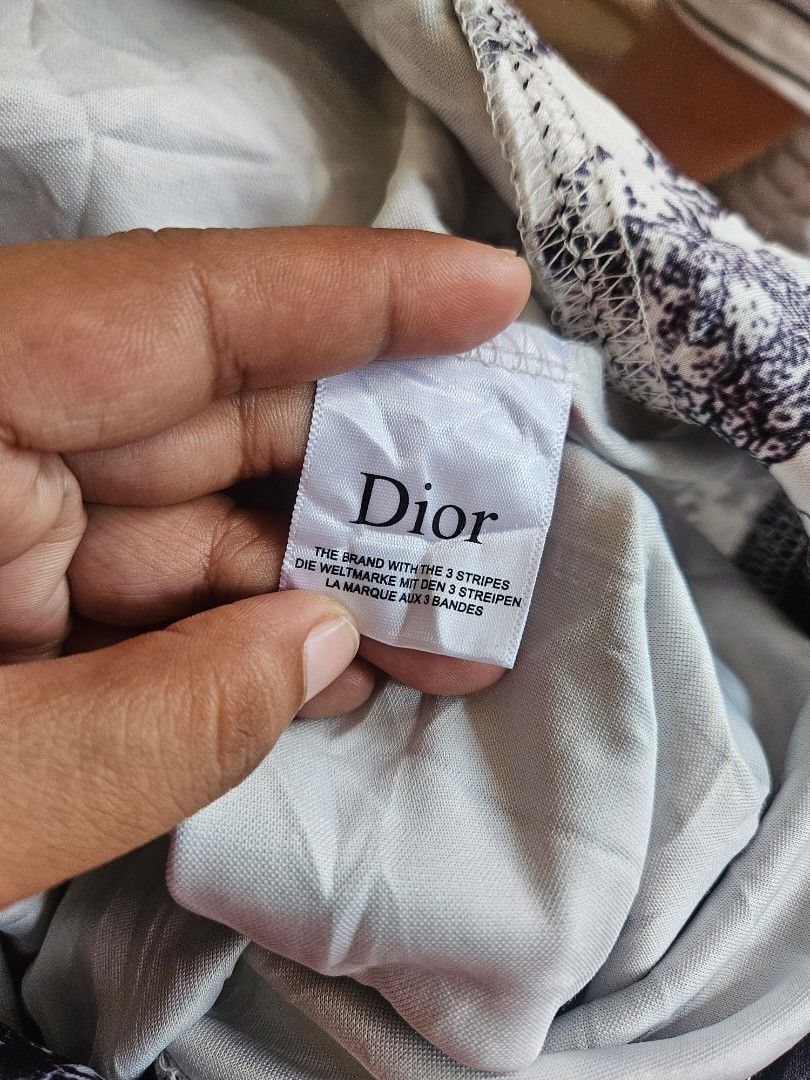DIOR hoodie (Category: Luxury Apparel) located in Zamboanga. Submitted by Clairey03 (Listing ID 1464154298, Image 3). Description: NGA large.