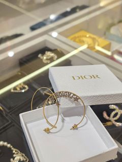 (Category: ) located in . Submitted by luxdesignerbrand (Listing ID 1464222088, Image 1). Description: .