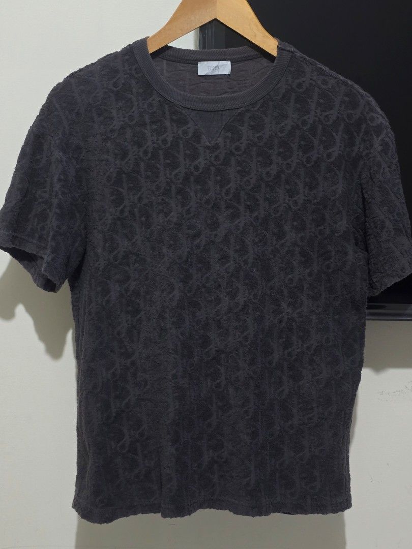 Dior Monogram Jacquard T-Shirt (Category: Luxury Apparel) located in Baguio. Submitted by sonny14 (Listing ID 1464184451, Image 1). Description: Dior Oblique Terry T-Shirt - Authentic Grey Dior T-Shirt - All-over Monogram Jacquard Pattern - Made in Italy - 100% Cotton .