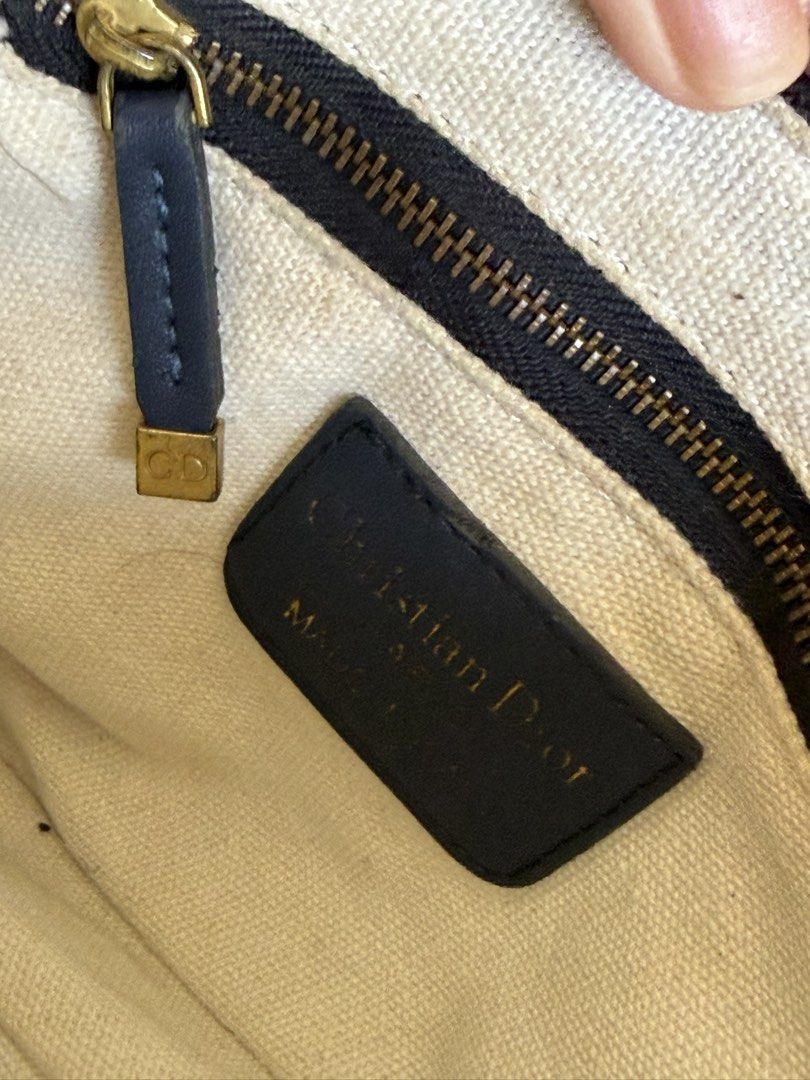 Dior Saddle Bag (Category: Shoulder Bags) located in Bacolor. Submitted by ieshaaa.1 (Listing ID 1464158552, Image 3). Description: .
