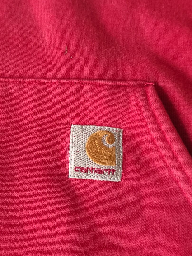 Carhartt Qzip 850 Shipped (Category: Coats, Jackets and Outerwear) located in Panitan. Submitted by pingpongggball (Listing ID 1464191633, Image 2). Description: - Brand: Carhartt - Color: Red - Size: Medium (M) - Material: 80% Cotton, 20% Polyester - Features: Half-zip closure, Front pouch pocket - Origin: Made in Mexico - Best for: Casual wear.
