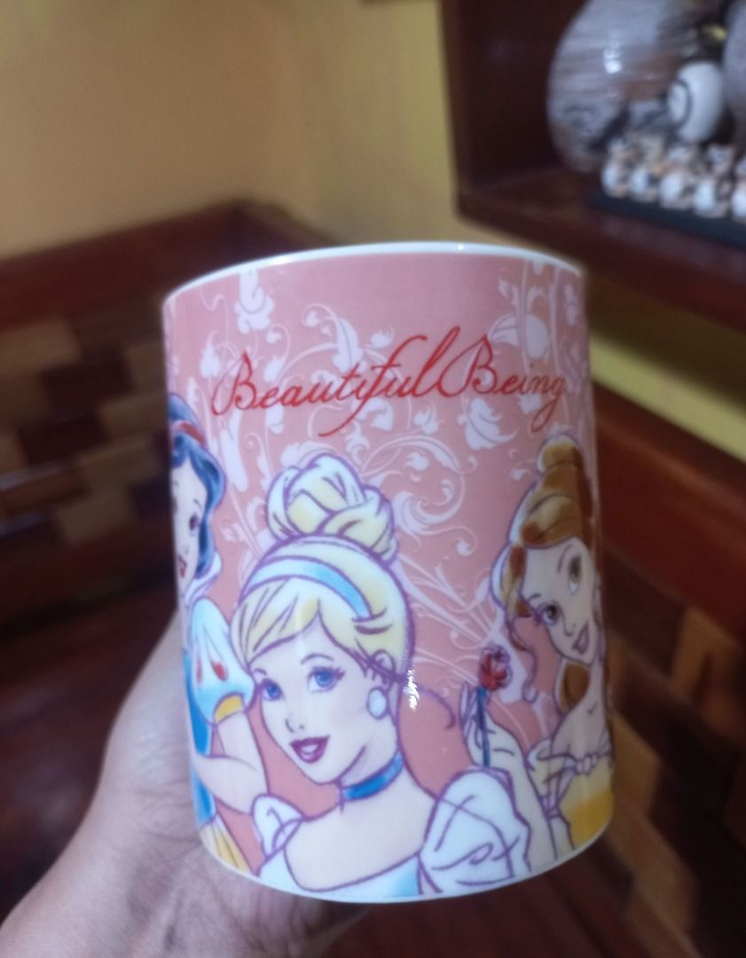 DISNEY Princess Ceramic Mug (Category: Coffee & Tea Tableware) located in Pugo. Submitted by mhylee_fang1989 (Listing ID 1464246182, Image 1). Description: .