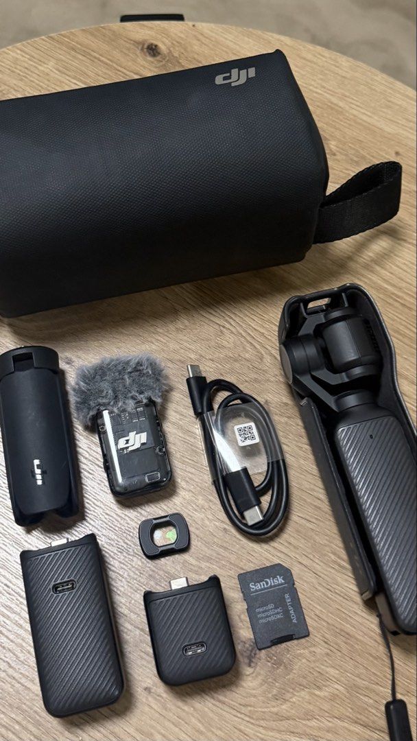 DJI Osmo Pocket 3 (Category: Cameras) located in Manila. Submitted by lovelynan01069 (Listing ID 1464249161, Image 2). Description: **FOR SALE: DJI OSMO POCKET 3 CREATOR COMBO** 📸🤍 Letting go of my DJI Osmo Pocket 3 Creator Combo! Bought it from JAPAN! Perfect for travel, vlogging, content creation, and capturing everyday memories. ✨ **UNIT DETAILS** * Model: DJI Osmo Pocket 3 * Package: Creator Combo * Condition: All good, fully functional * P