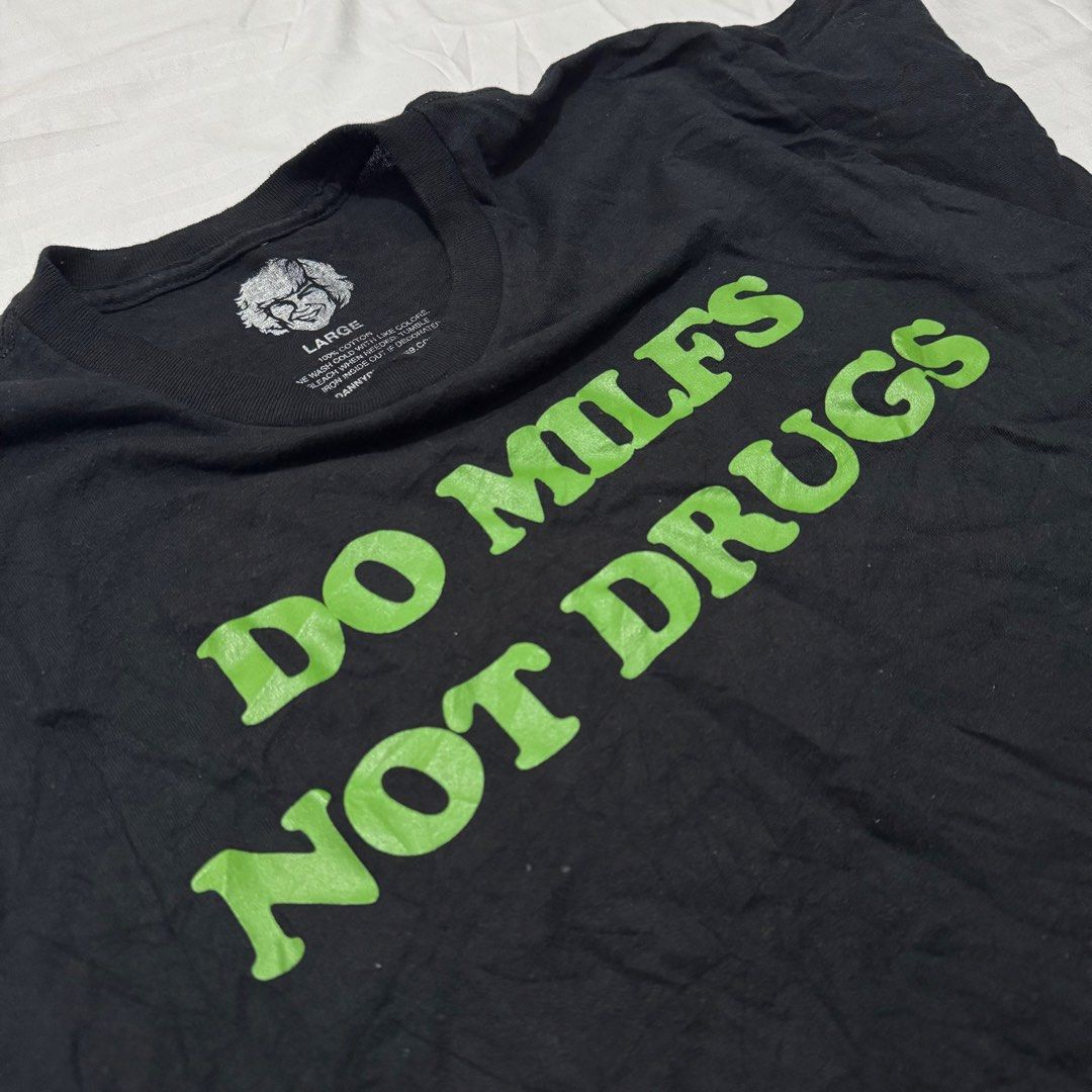 DO MILFS NOT DRUGS (Category: Tshirts & Polo Shirts ) located in Pasig City. Submitted by jaaard (Listing ID 1464247833, Image 2). Description: Do milfs Size L 22x29 Vgood condition Pm me for more details.