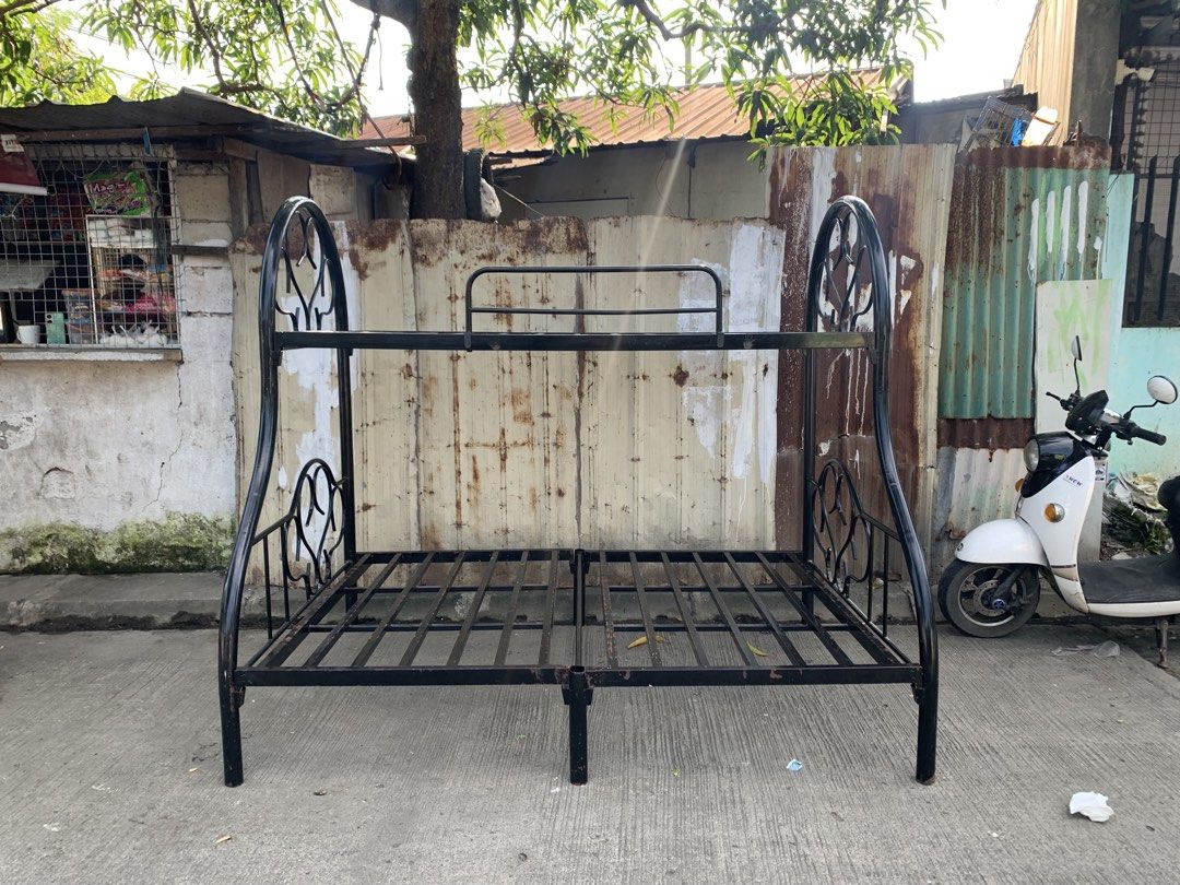 Double Deck (Up - Single/Down - Double) (Category: Bed Frames & Mattresses) located in Manila. Submitted by xx.yvi (Listing ID 1464204990, Image 1). Description: For sale Double Deck - 5,000 (can nego) - Malolos, Bulacan - Pick- up only Pm .