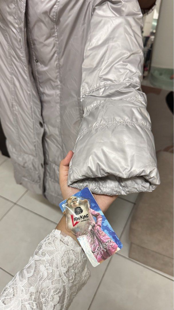Down Jacket Winter (Category: Coats, Jackets and Outerwear) located in Kuala Lumpur. Submitted by preloved_khal (Listing ID 1464330511, Image 3). Description: New with tag! Fit S-M Malaysian size reason jual sbb tak muat:(.